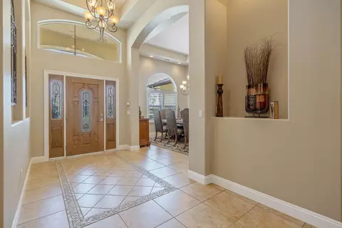 Entry Way - 760 Saint James Ct, Exeter, CA 93221 photo 2 of 16