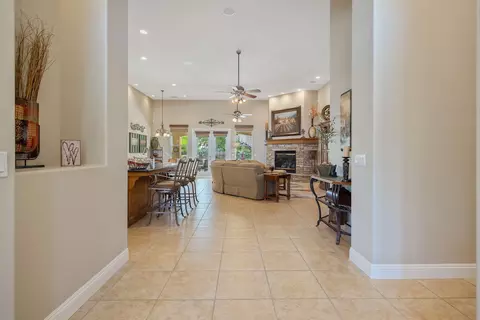 Entry Way - 760 Saint James Ct, Exeter, CA 93221 photo 3 of 16