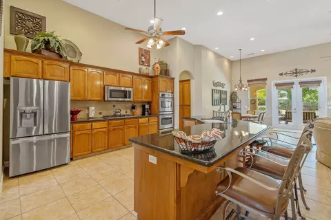 Kitchen - 760 Saint James Ct, Exeter, CA 93221 photo 3 of 4