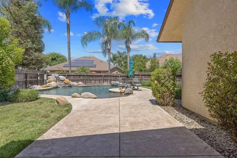 Exterior - 760 Saint James Ct, Exeter, CA 93221 photo 6 of 18