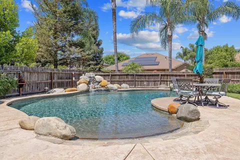 Exterior - 760 Saint James Ct, Exeter, CA 93221 photo 7 of 18
