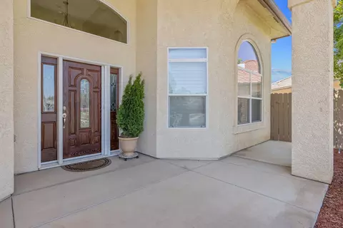 Entry Way - 760 Saint James Ct, Exeter, CA 93221 photo 1 of 16