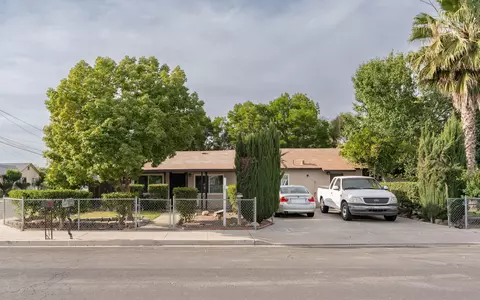 1622 Oregon Ave, Corcoran, CA 93212