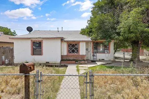 328 W San Joaquin St, Avenal, CA 93204