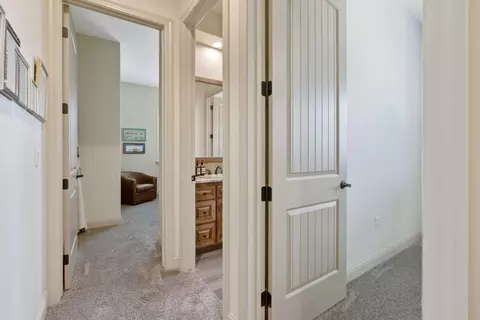 Entry Way - 710 Olivewood Dr, Exeter, CA 93221 photo 12 of 16