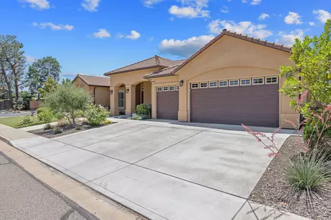 Exterior - 710 Olivewood Dr, Exeter, CA 93221 photo 2 of 24