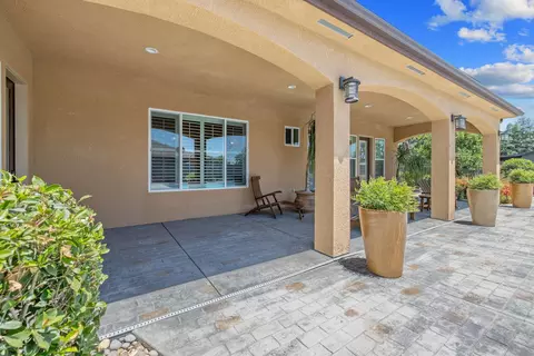 Exterior - 710 Olivewood Dr, Exeter, CA 93221 photo 3 of 24