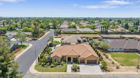 View/Area - 710 Olivewood Dr, Exeter, CA 93221 photo 2 of 7