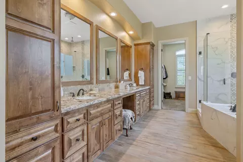 Bath - 710 Olivewood Dr, Exeter, CA 93221 photo 2 of 9