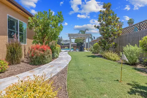 Exterior - 710 Olivewood Dr, Exeter, CA 93221 photo 16 of 24