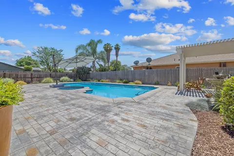 Exterior - 710 Olivewood Dr, Exeter, CA 93221 photo 10 of 24