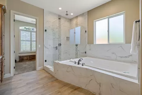 Bath - 710 Olivewood Dr, Exeter, CA 93221 photo 3 of 9