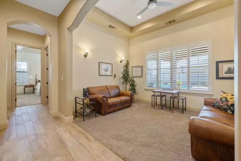 Entry Way - 710 Olivewood Dr, Exeter, CA 93221 photo 9 of 16