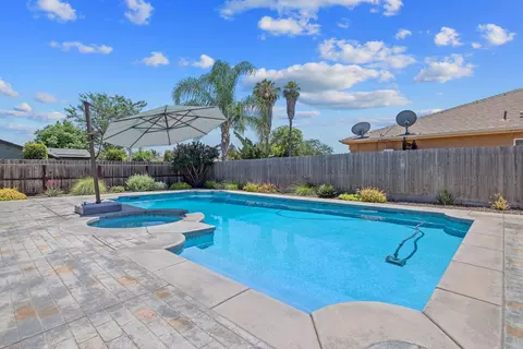 Exterior - 710 Olivewood Dr, Exeter, CA 93221 photo 5 of 24