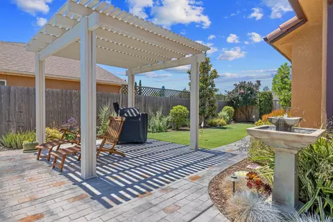 Exterior - 710 Olivewood Dr, Exeter, CA 93221 photo 13 of 24
