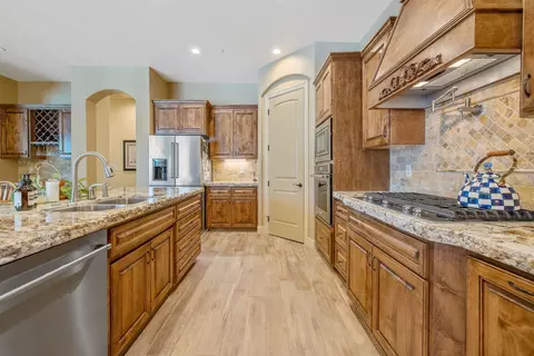 Kitchen - 710 Olivewood Dr, Exeter, CA 93221 photo 7 of 8