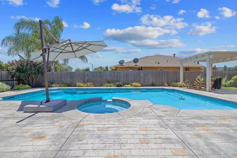 Exterior - 710 Olivewood Dr, Exeter, CA 93221 photo 7 of 24