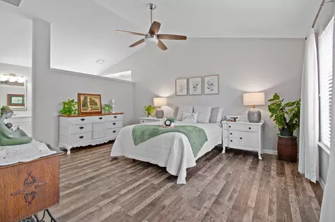Bedroom - 1421 E Castleview Dr, Visalia, CA 93292 photo 2 of 5