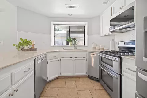 Kitchen - 1421 E Castleview Dr, Visalia, CA 93292 photo 1 of 1