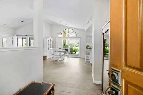 Entry Way - 1421 E Castleview Dr, Visalia, CA 93292 photo 1 of 3