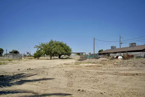 326 Wilson Rd, Bakersfield, CA 93307