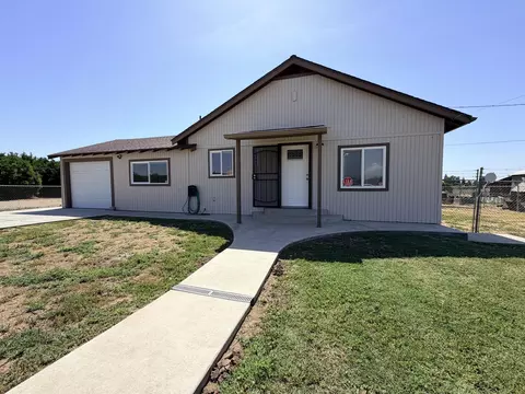 1765 S Crestview St, Porterville, CA 93257