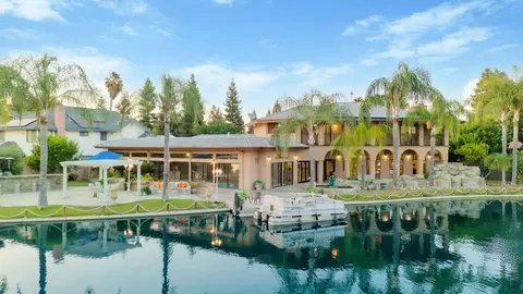 1617 N Aspen Ct, Visalia, CA 93291