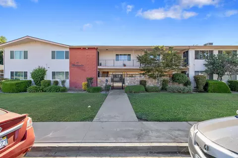 1411 S Divisadero St, Visalia, CA 93277