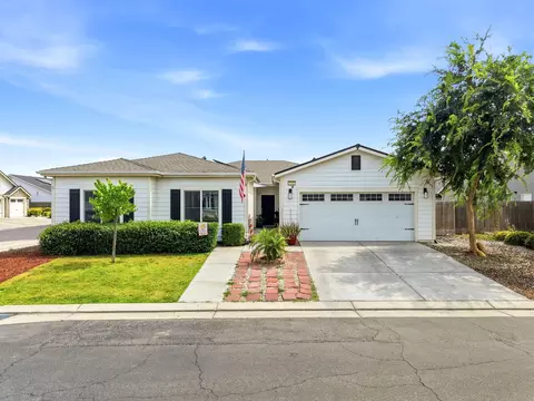 3393 Parks Ave, Tulare, CA 93274