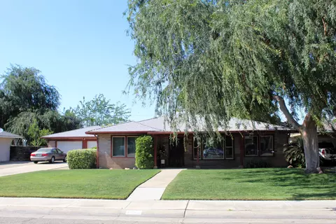 746 W Belleview Ave, Porterville, CA 93257