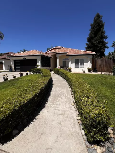 1344 E Parkview Ct, Visalia, CA 93292