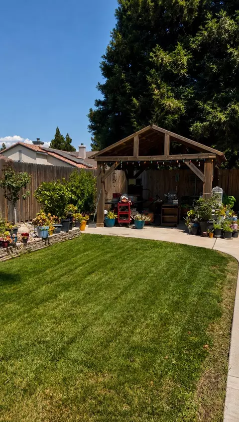Exterior - 1344 E Parkview Ct, Visalia, CA 93292 photo 2 of 4