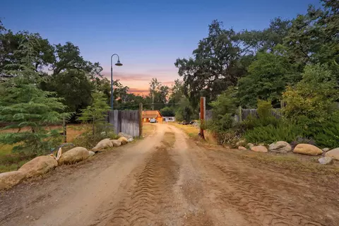 44065 A South Fork Dr, Three Rivers, CA 93271