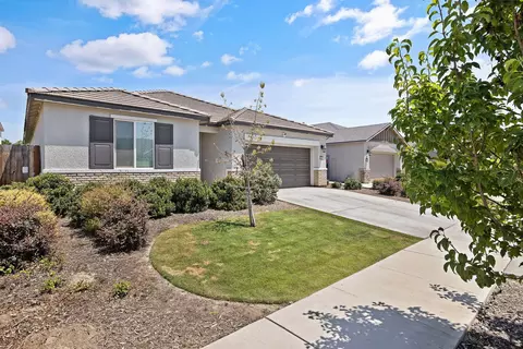 Exterior - 3518 E Laura Ct, Visalia, CA 93292 photo 2 of 10