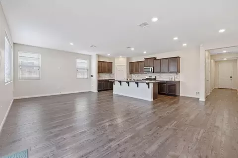 Living - 3518 E Laura Ct, Visalia, CA 93292 photo 4 of 6