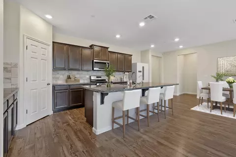 Kitchen - 3518 E Laura Ct, Visalia, CA 93292 photo 3 of 6