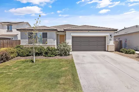 3518 E Laura Ct, Visalia, CA 93292