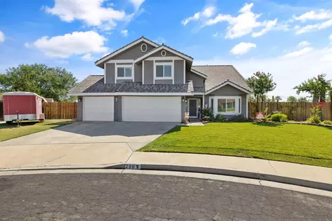 299 Orange Ct, Hanford, CA 93230