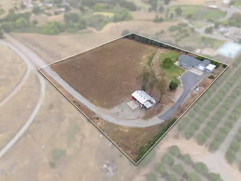 View/Area - 33614 Globe Dr, Springville, CA 93265 photo 7 of 9