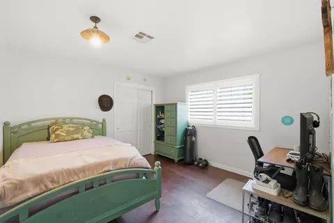 Bedroom - 33614 Globe Dr, Springville, CA 93265 photo 3 of 5