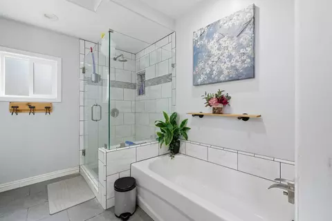 Bath - 33614 Globe Dr, Springville, CA 93265 photo 6 of 10