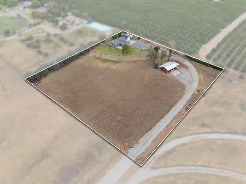 View/Area - 33614 Globe Dr, Springville, CA 93265 photo 1 of 9