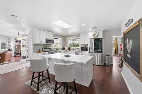 Kitchen - 33614 Globe Dr, Springville, CA 93265 photo 7 of 7
