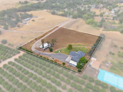 View/Area - 33614 Globe Dr, Springville, CA 93265 photo 9 of 9