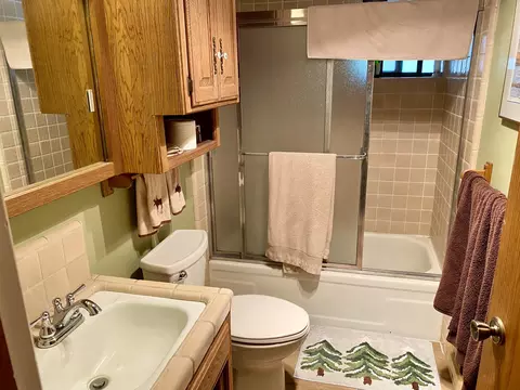 Bath - 57148 Kramer Dr, Springville, CA 93265 photo 1 of 3