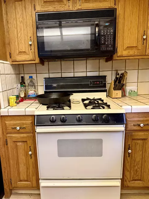 Kitchen - 57148 Kramer Dr, Springville, CA 93265 photo 3 of 5
