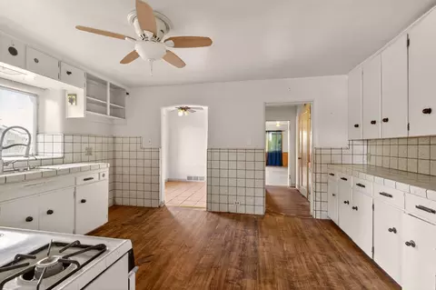 Kitchen - 17809 Ave 280, Exeter, CA 93221 photo 2 of 2