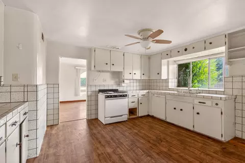 Kitchen - 17809 Ave 280, Exeter, CA 93221 photo 1 of 2