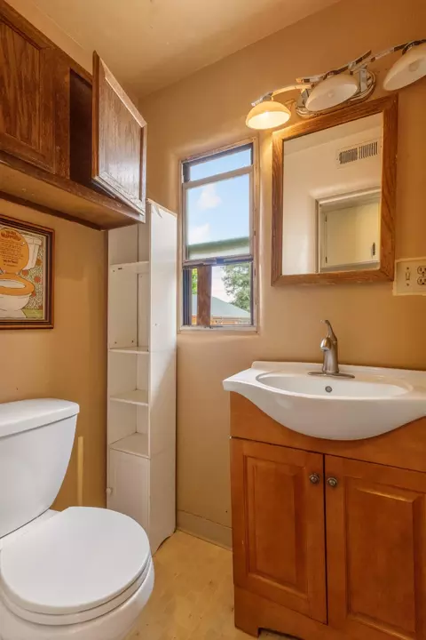 Bath - 17809 Ave 280, Exeter, CA 93221 photo 1 of 4