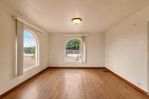 Living - 17809 Ave 280, Exeter, CA 93221 photo 3 of 5